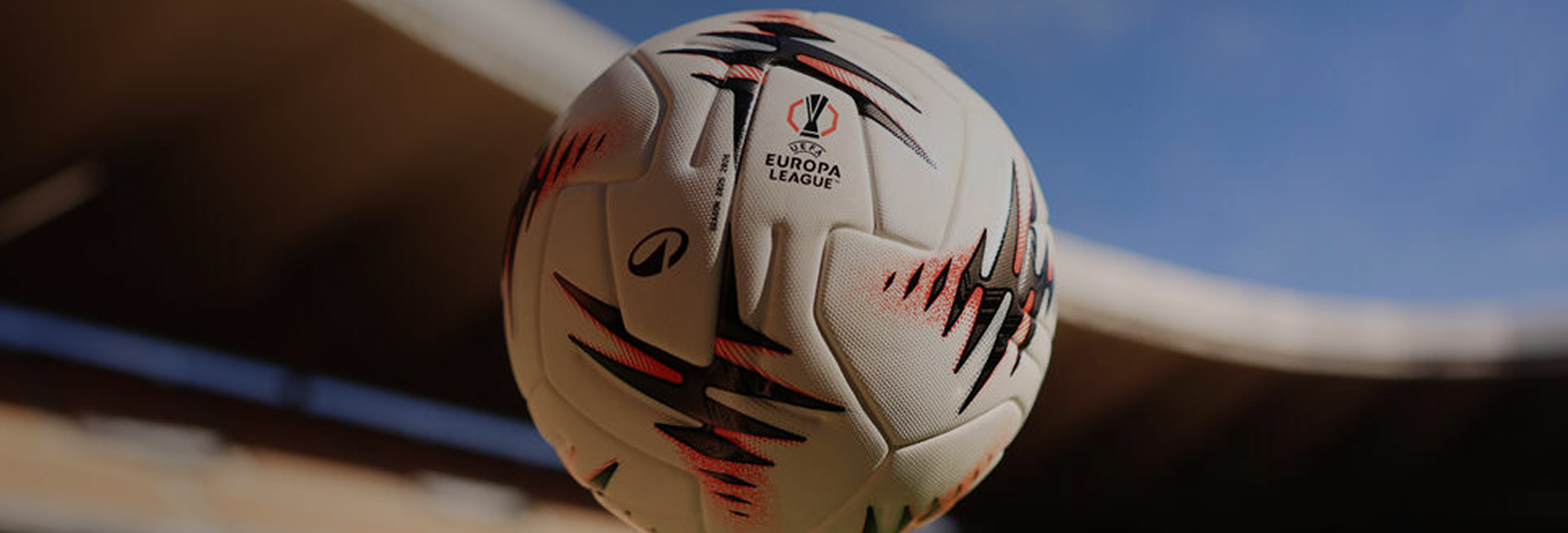 2 x 1 pelotas UEFA Europa League