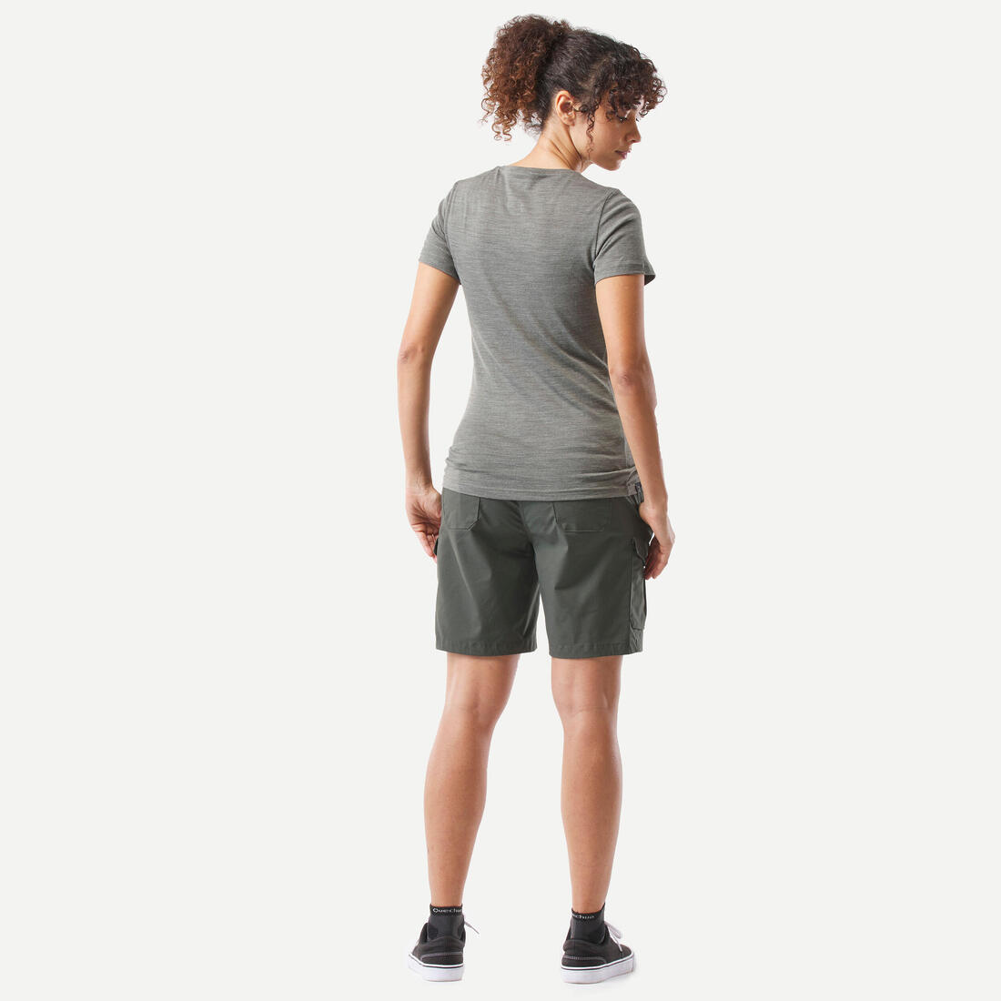 Short cargo de algodón trekking y viaje - TRAVEL100 - Verde oscuro - Mujer