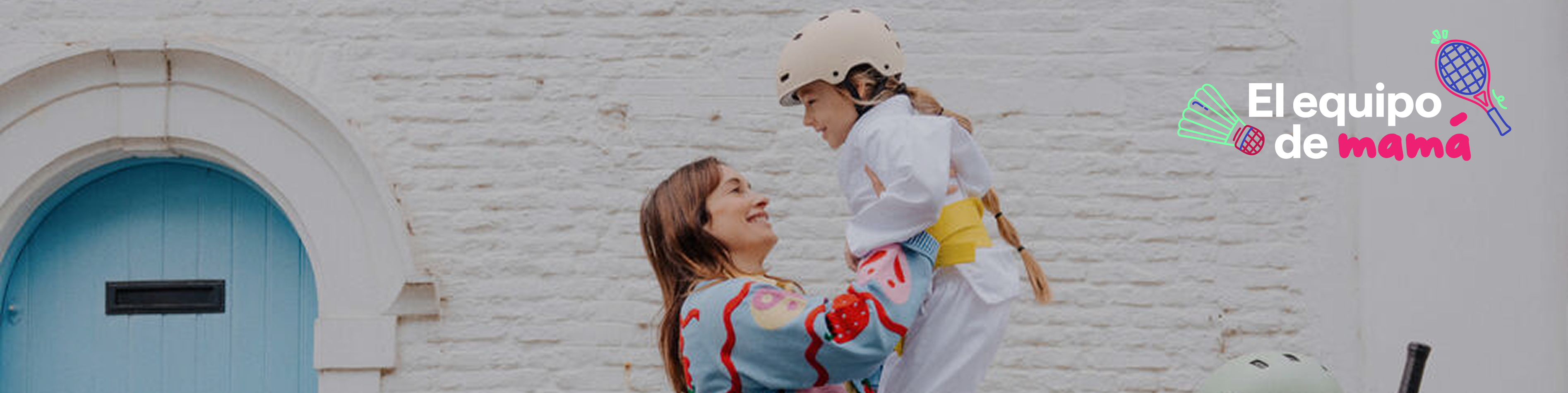 Madre jugando con su hija 