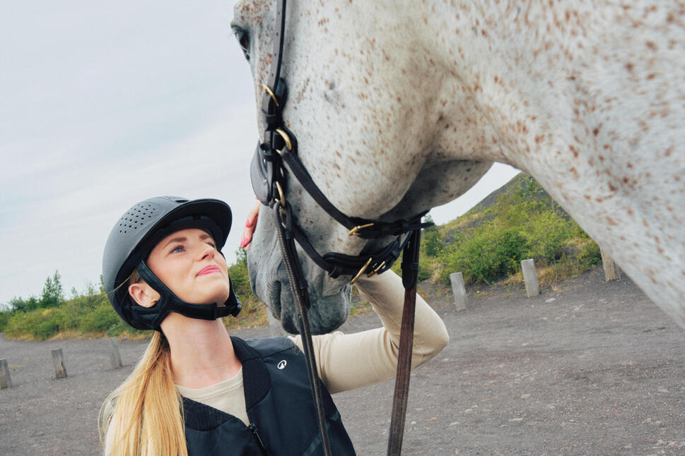 Mujer con Caballo