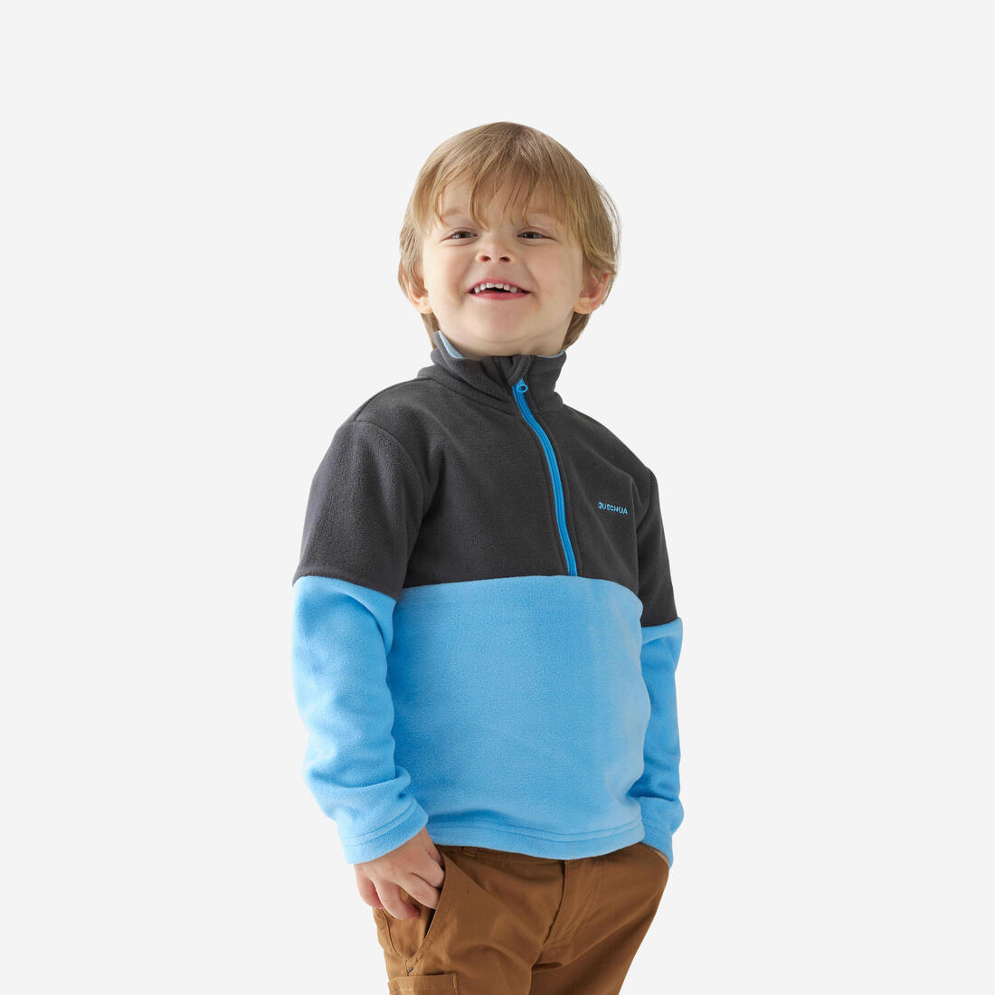 Niño con polar