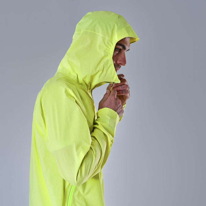 





Chamarra impermeable ultraligera de senderismo amarilla para hombre FH 500, photo 8 of 8