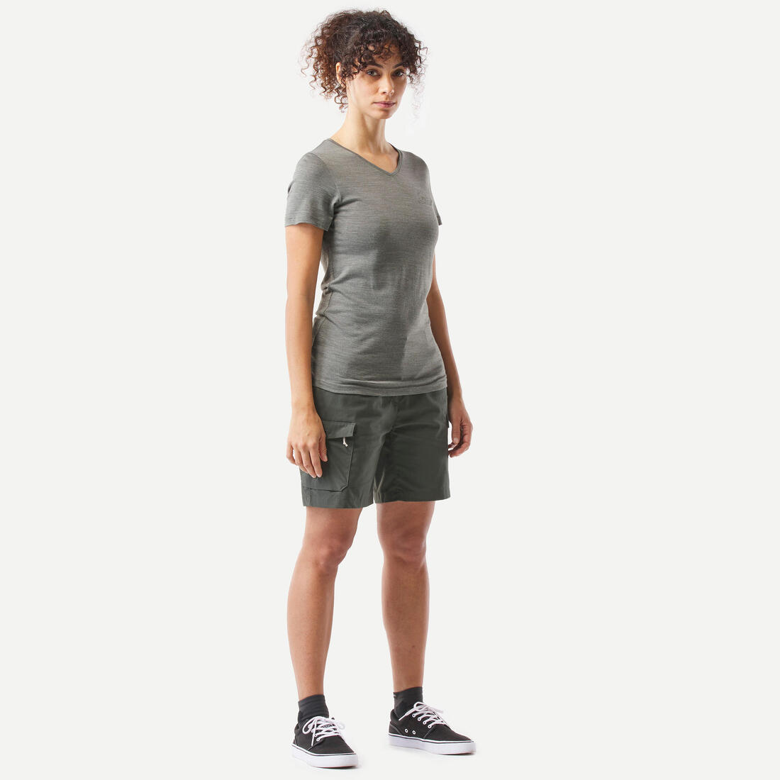 Short cargo de algodón trekking y viaje - TRAVEL100 - Verde oscuro - Mujer