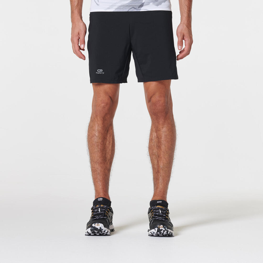 Short para la carrera en montaña para hombre. Negro