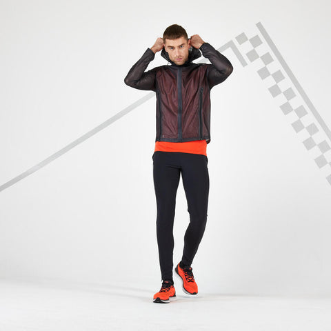 





CHAMARRA IMPERMEABLE ATLETISMO HOMBRE KIPRUN LIGHT NEGRO