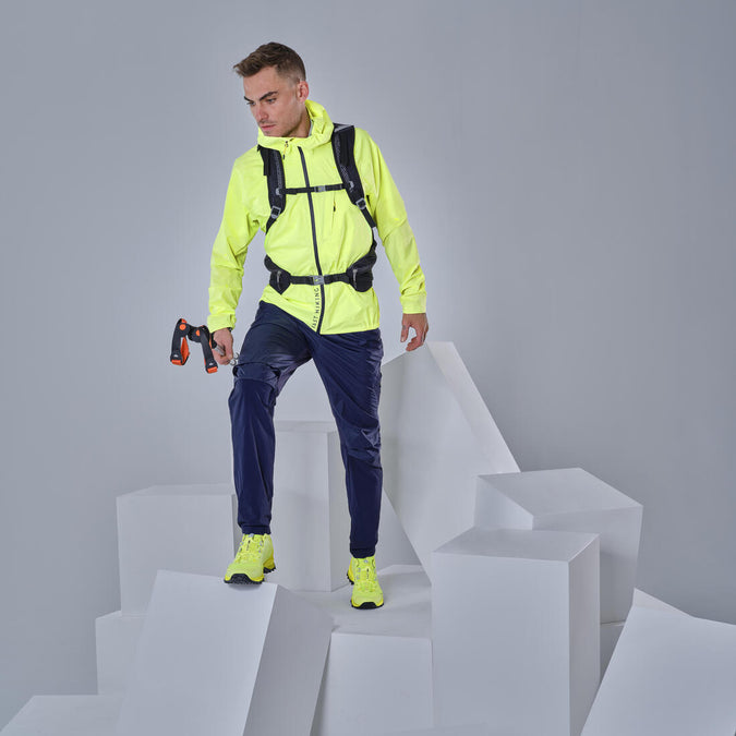 





Chamarra impermeable ultraligera de senderismo amarilla para hombre FH 500, photo 3 of 8