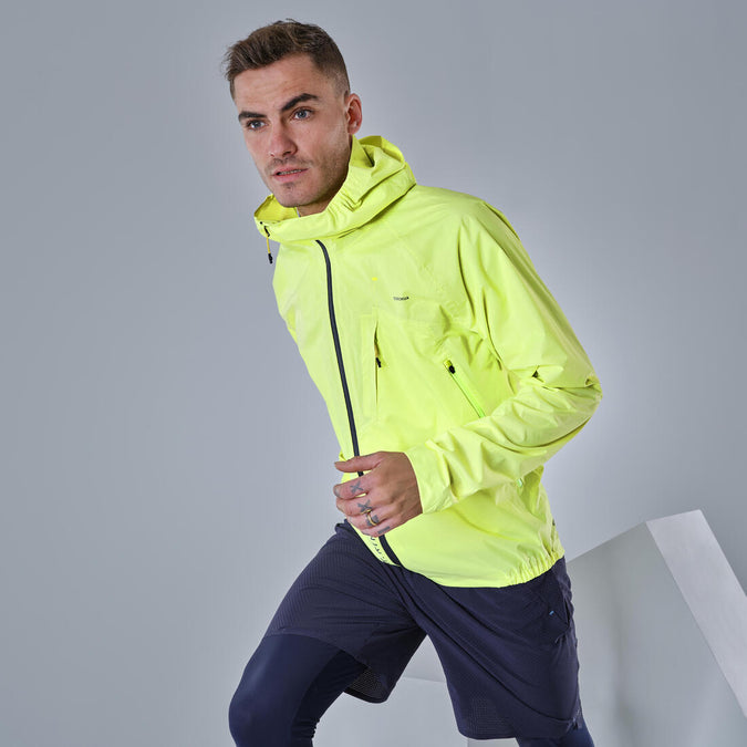 





Chamarra impermeable ultraligera de senderismo amarilla para hombre FH 500, photo 4 of 8