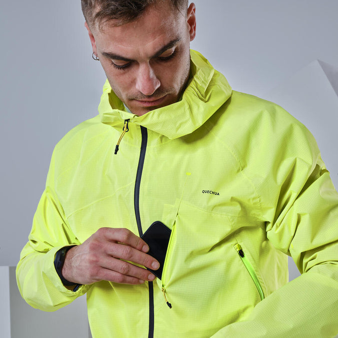 





Chamarra impermeable ultraligera de senderismo amarilla para hombre FH 500, photo 7 of 8