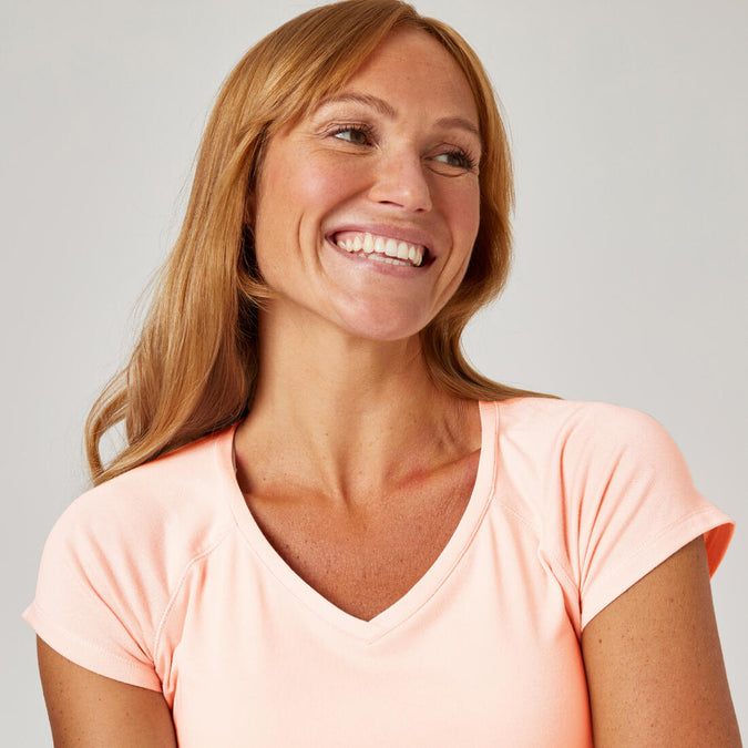 





Playera de fitness blanca con cuello en V para mujer 500 ESSENTIAL, photo 4 of 13
